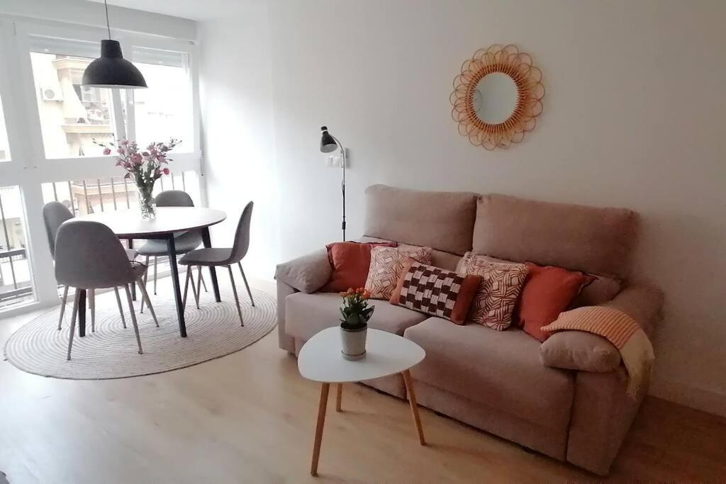 El Palo Cosy, 200 M From The Beach Apartment Malaga Bagian luar foto
