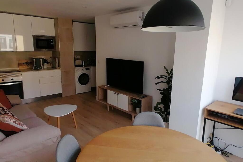 El Palo Cosy, 200 M From The Beach Apartment Malaga Bagian luar foto
