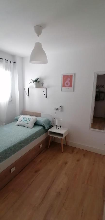 El Palo Cosy, 200 M From The Beach Apartment Malaga Bagian luar foto